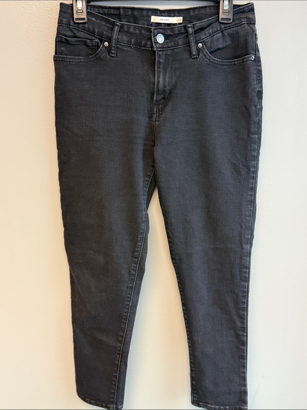 Levi's 711 Skinny Jeans Women's 29 Black Mid Rise Stretch Denim Ankle Crop - Picture 2 of 6